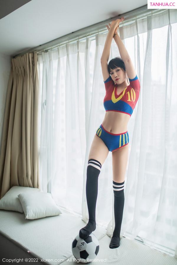   [XiuRen]高清写真图 2022.12.09 No.5974 严利娅Yuliya 足球美臀第29张图片